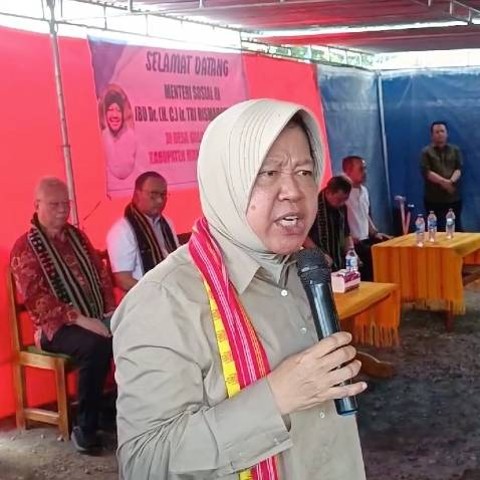 Saat Risma mengamuk ke pendamping PHK di NTT. Dok: Thomas Bosco/kumparan