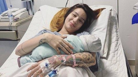 Sheila Marcia melahirkan.  Foto: Instagram/@itssheilamj