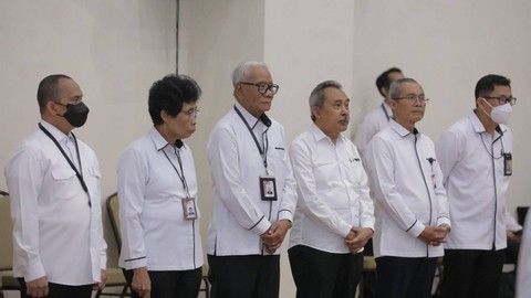 Pimpinan dan Dewas KPK menghadiri pelaksanaan putusan 78 Pegawai KPK yang terlibat kasus pungli rutan dihukum minta maaf. Foto: KPK