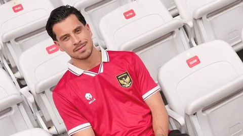 Thom Haye dalam balutan jersey Timnas Indonesia. Foto: Dok pribadi