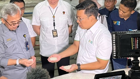 Kepala Badan Pangan Nasional (Bapanas) Arief Prasetyo Adi di Pasar Induk Beras Cipinang (PIBC), Jakarta pada Rabu (28/2/2023). Foto: Widya Islamiati/kumparan
