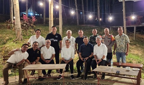 Menteri ATR/BPN Agus Harimurti Yudhoyono (AHY) bermalam bersama Presiden Jokowi dan pejabat lainnya di IKN, Kamis (29/2/2024). Foto: Instagram/@agusyudhoyono