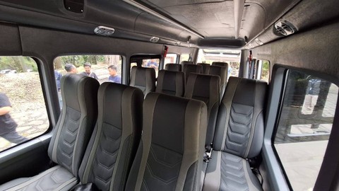 Interior Fuso Canter Bus Foto: Aditya Pratama Niagara/kumparan