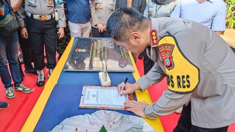 Polsek Metro Tanjung Duren resmi berubah nama menjadi Polsek Grogol Petamburan, Jumat (1/3/2024). Foto: Thomas Bosco/kumparan