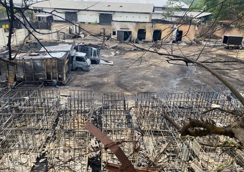  TKP Kebakaran Gudang penimbunan BBM ilegal di Jalan P Tirtayasa, Campang Jaya, Bandar Lampung. | Foto: Sinta Yuliana/Lampung Geh