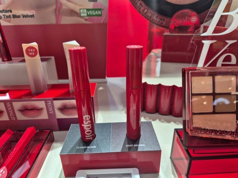 Rangkaian produk dari brand Espoir. Foto: kumparan/Hutri Dirga