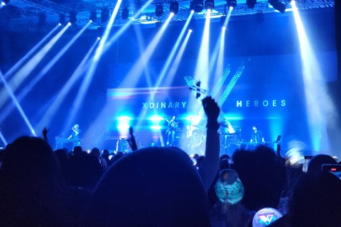 Band rock Korea Selatan Xdinary Heroes menggelar konser perdana di Jakarta (Break the Brake) di The Kasablanka Hall, Sabtu (2/3/2024). Foto: Ela Nurlaela/kumparan