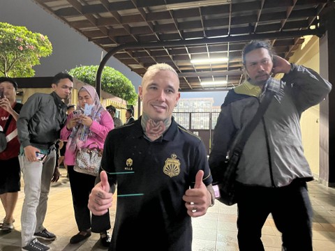 Radja Nainggolan seusai laga Bhayangkara FC vs Madura United dalam lanjutan Liga 1 2023/24 di Stadion PTIK, Jakarta, pada 1 Maret 2024. Foto: kumparan/Azrumi El Ghazali