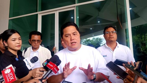 Menteri BUMN Erick Thohir usai menghadiri peluncuran logo baru BTN, Minggu (3/3/2024). Foto: Ghinaa Rahmatika/kumparan