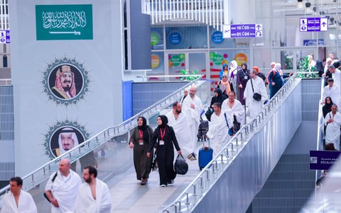 Jemaah umrah di Bandara Jeddah, Arab Saudi, awal Maret 2024 Foto: Twitter/@makkahregion