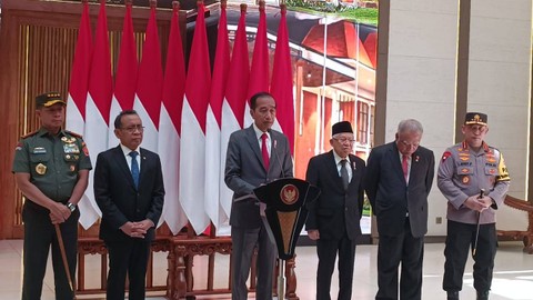 Konferensi pers Presiden Joko Widodo di Lanud Halim Perdanakusuma, Jakarta Timur, Senin (4/3/2024). Foto: Zamachsyari/kumparan