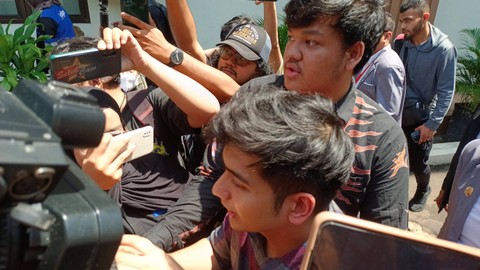 Teuku Ryan di Pengadilan Agama Jakarta Selatan. Foto: Aprilandika Pratama/kumparan