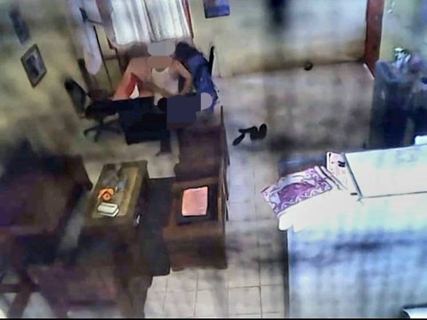 Potongan gambar video oknum camat yang diduga mesum dengan pegawainya di Ogan Ilir. (ist)