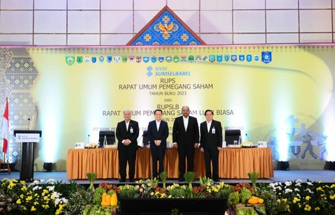 Direktur Utama Bank Sumsel Babel, Achmad Syamsudin, beserta jajaran melaksanakan RUPS di Jakarta. (ist)