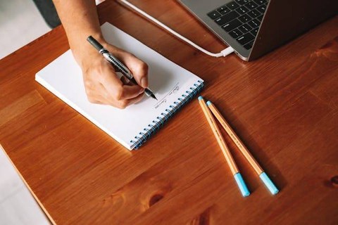 Ilustrasi Contoh dari Konjungsi Sebab Akibat Adalah. Sumber: Pexels/Roman Odintsov