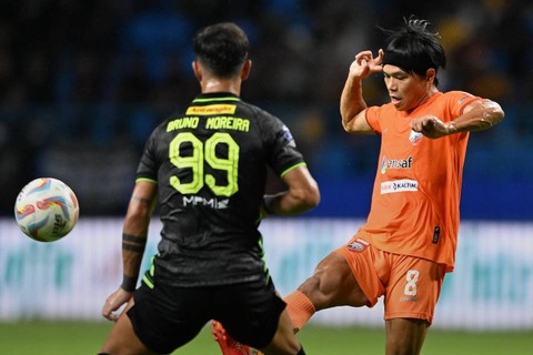 Borneo FC vs Persebaya di Liga 1, Kamis (7/3/2024). Foto: Instagram/@borneofc.id