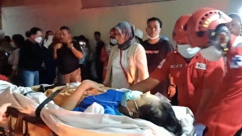 Suasana evakuasi pasien RS Harapan Bunda, Jakarta Timur, saat kebakaran, Kamis (7/3/2024). Foto: Dok. Istimewa