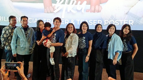 Konferensi pers perilisan poster dan trailer film Dua Hati Biru. Foto: Aprilandika Pratama/kumparan