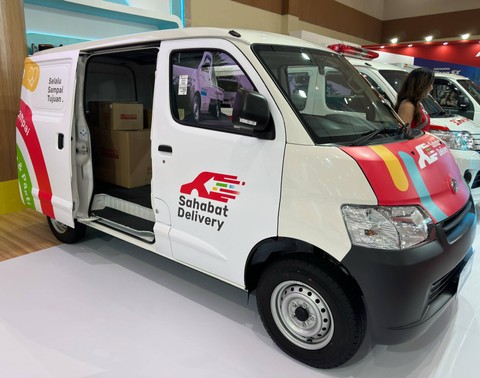 Deretan mobil komersil Daihatsu Gran Max yang tampil di GIICOMVEC 2024.  Foto: Astra Daihatsu Motor 