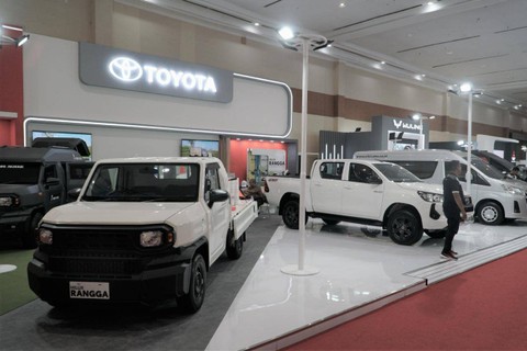 Toyota Hilux Rangga di pameran kendaraan komersial GIICOMVEC 2024. Foto: dok. Toyota Astra Motor