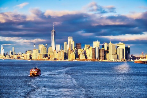 Perdagangan bebas adalah salah satu bentuk globalisasi dalam bidang. Foto hanya ilustrasi, bukan yang sebenarnya. Sumber: Pexels/Brendon Spring