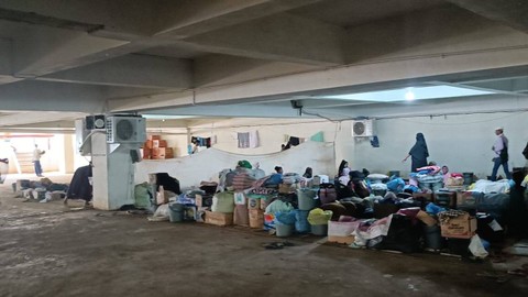Kondisi kamp pengungsi di Gedung Balai Meuseuraya Aceh (BMA), Banda Aceh, Aceh, Rabu (6/3/2024). Foto: Fadhil Pramudya/kumparan