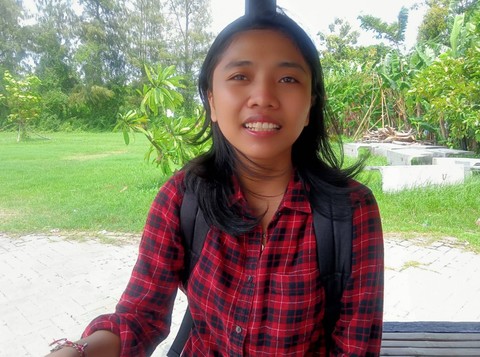 Vicaa Desti Indriani, Ketua Kesatuan Mahasiswa Hindu Dharma Indonesia (KMHDI) cabang Kota Surabaya.