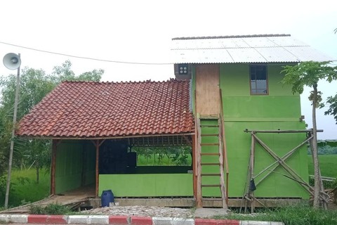 Bangunan pesantren yang didirikan oleh pedagang cilok di Karawang.   Foto: Dok. Istimewa