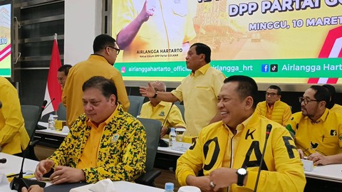 DPP Partai Golkar menggelar rapat pleno terkait evaluasi hasil Pemilu 2024 di Kantor DPP Partai Golkar, Jakarta Barat, Minggu (10/3/2024). Foto: Zamachsyari/kumparan