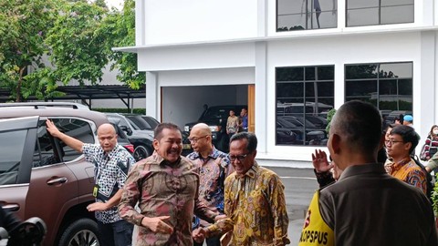 Jaksa Agung, ST Burhanuddin menghadiri rapat koordinasi terkait dengan pemantauan perkembangan situasi pasca pemungutan suara dan antisipasi penetapan hasil suara Pemilu 2024 di Kantor Kemenko Polhukam, Jakarta Pusat, Jumat (15/3). Foto: Zamachsyari/kumparan