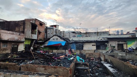 Suasana lokasi kebakaran Palmerah, Jakarta Barat, Minggu (17/3). Foto: Jonathan Devin/kumparan