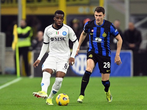 Pertandingan Liga Italia antara Inter Milan vs Napoli, Senin (18/03/2024) dini hari WIB. Foto: Daniele Mascolo/REUTERS