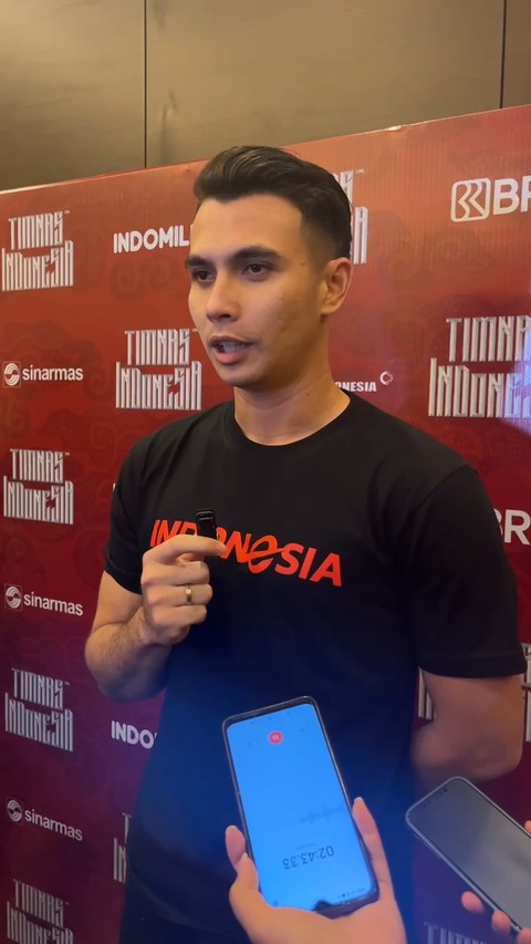 Pemain Timnas Indonesia, Nadeo Argawinata, saat ditemui di sebuah hotel di Jakarta pada 17 Maret 2024. Foto: kumparan/Azrumi El Ghazali