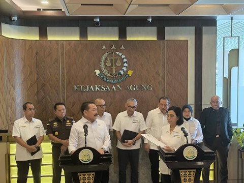 Menteri Keuangan Sri Mulyani mengunjungi Kejaksaan Agung menyampaikan laporan kredit bermasalah dalam penyelenggaraan pembiayaan ekspor oleh LPEI. Foto: Akbar Maulana/kumparan