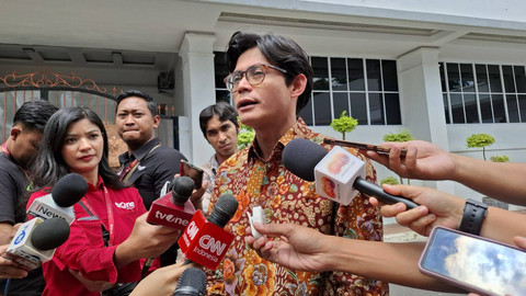 Komisioner KPU, August Mellasz saat diwawancarai wartawan di kantor KPU, Menteng, Jakarta Pusat, Selasa (19/3). Foto: Fadlan Nuril Fahmi/kumparan