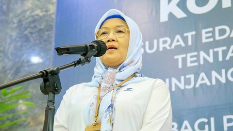 Dirjen Binwasnaker dan K3 Kemnaker, Haiyani Rumondang ketika konferensi pers, Senin (18/3/2024). Foto:  Dok. Kemnaker