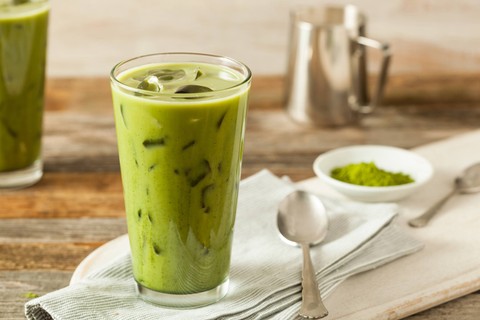 Ilustrasi Inspirasi Takjil: Es Matcha Jelly. Foto: Brent Hofacker/Shutterstock