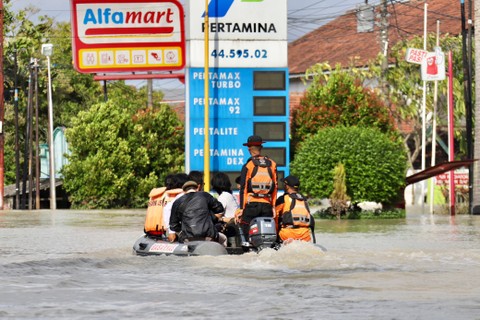 Kondisi banjir di Kecamatan Karanganyar Kabupaten Demak. Foto:  Dok Polda Jateng