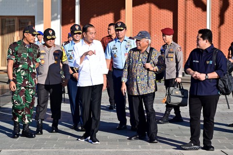 Presiden Jokowi berangkat kunjungan kerja ke Kalimantan Barat. Foto: Muchlis Jr/Biro Pers Sekretariat Presiden
