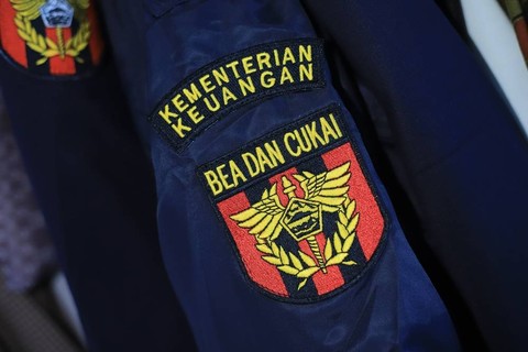 Ilustrasi bea cukai. Foto: Shutterstock
