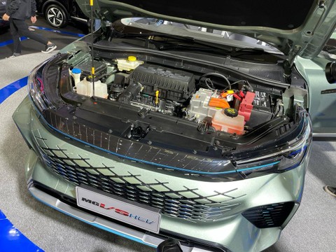 MG Motor Indonesia resmi meluncurkan mobil hybrid MG VS HEV dengan harga Rp 389 juta on the road (OTR) Jakarta (21/3/2024). Foto: Sena Pratama/kumparan