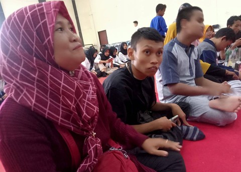 Pemuda Penyandang Cerebral Palsy Juara Lomba Azan dan Jago Ngaji