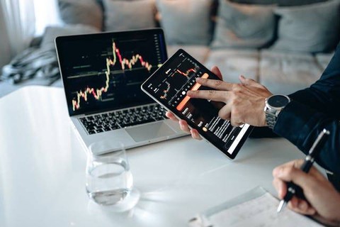 Ilustrasi Apa Itu FOMC. Sumber: Pexels/Alphatradezone