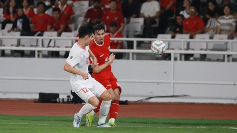 Aksi Nathan Tjoe-A-On dalam pertandingan Timnas Indonesia vs Vietnam di Stadion Utama Gelora Bung Karno (SUGBK), Jakarta, Kamis (21/3/2024). Foto: Jamal Ramadhan/kumparan