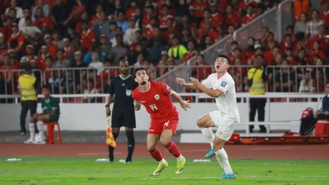 Aksi Nathan Tjoe-A-On dalam pertandingan Timnas Indonesia vs Vietnam di Stadion Utama Gelora Bung Karno (SUGBK), Jakarta, Kamis (21/3/2024). Foto: Jamal Ramadhan/kumparan