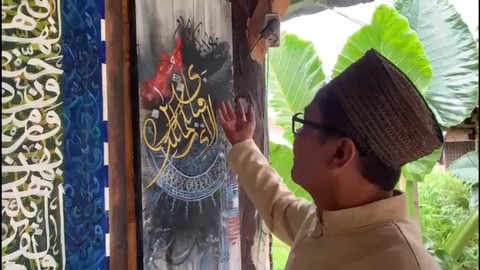 Kaligrafi di Ponpes Salafy 12 Fan Hibbatussadiyyah di Kampung Tegal Dekeut RT 03/08, Desa Nagrak, Kecamatan Cianjur. Foto: kumparan