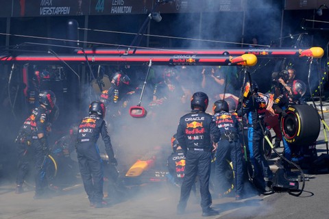 Pebalap Max Verstappen saat balapan di Sirkuit Grand Prix Melbourne, Melbourne, Australia, Sabtu (23/3/2024). Foto: Scott Barbour/REUTERS