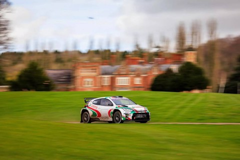 Tampilan Toyota GR Yaris Rally2 yang terinspirasi livery Celica GT-Four Four ST 185. Foto: Black Mountains Media