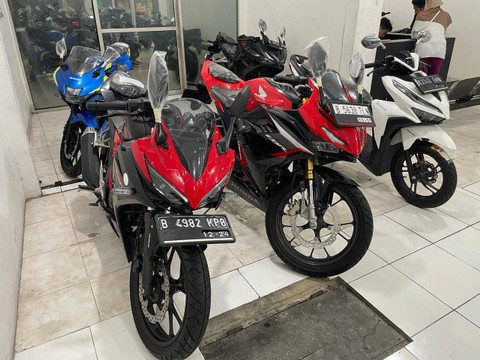 Motor sport bekas di diler Antara Motor Kalisari, Jakarta Timur. Foto: Sena Pratama/kumparan