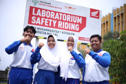 Komitmen Sinergi Bagi Negeri dari Yayasan Astra Honda Motor salah satunya diwujudkan dengan fasilitas Safety Riding Lab Astra Honda terletak di SMK Muhammadiyah 1 Kepanjen, Malang. Foto: dok. AHM